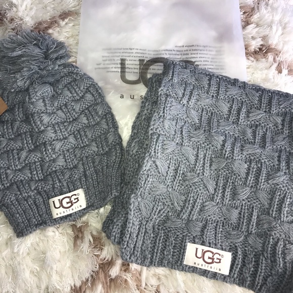 Ugg Pom Beanie and Scarf Set - Picture 2 of 5